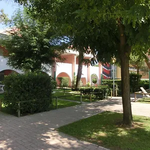 https://villaggio-ginepri-bibione.hotelinveneto.com